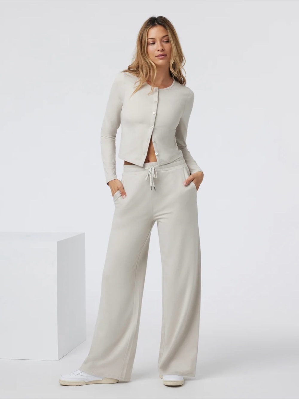 Vuori Halo Essential Wideleg Pant Ecru Heather Size S NWT